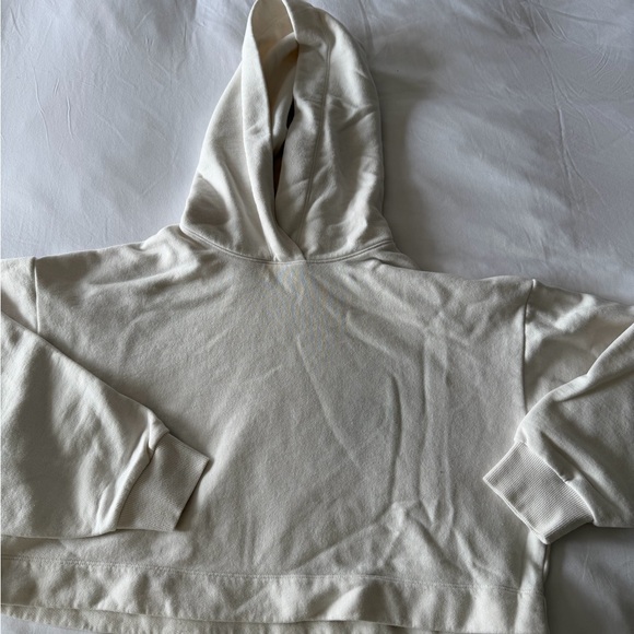 ALO Yoga Sweaters - Alo Cream cropped Hooded Sweatshirt